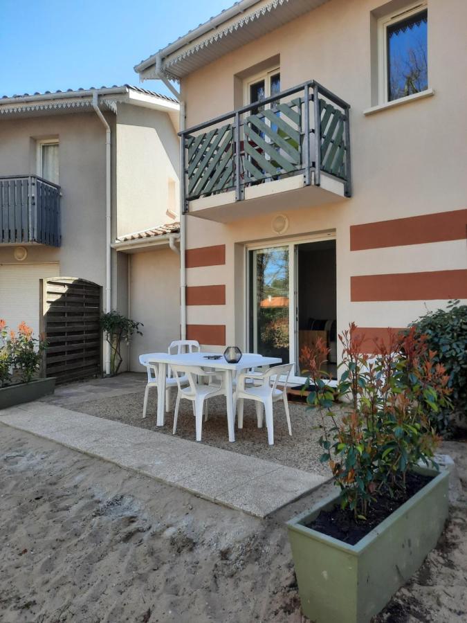 Belle Maisonnette Dans Residence Avec Piscine 滨海苏拉克 外观 照片